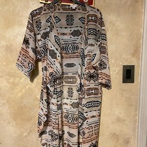 M LuLaRoe Aztec pattern Shirley cover up